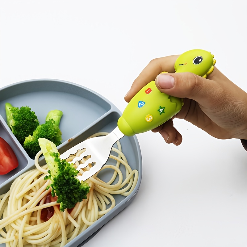 

Ensemble de Table pour Jeunes 2 Pièces - et Cuillère en Acier Inoxydable avec Manches Dinosaure Colorés, Couverts Métalliques Adaptés aux Enfants pour un Repas Facile