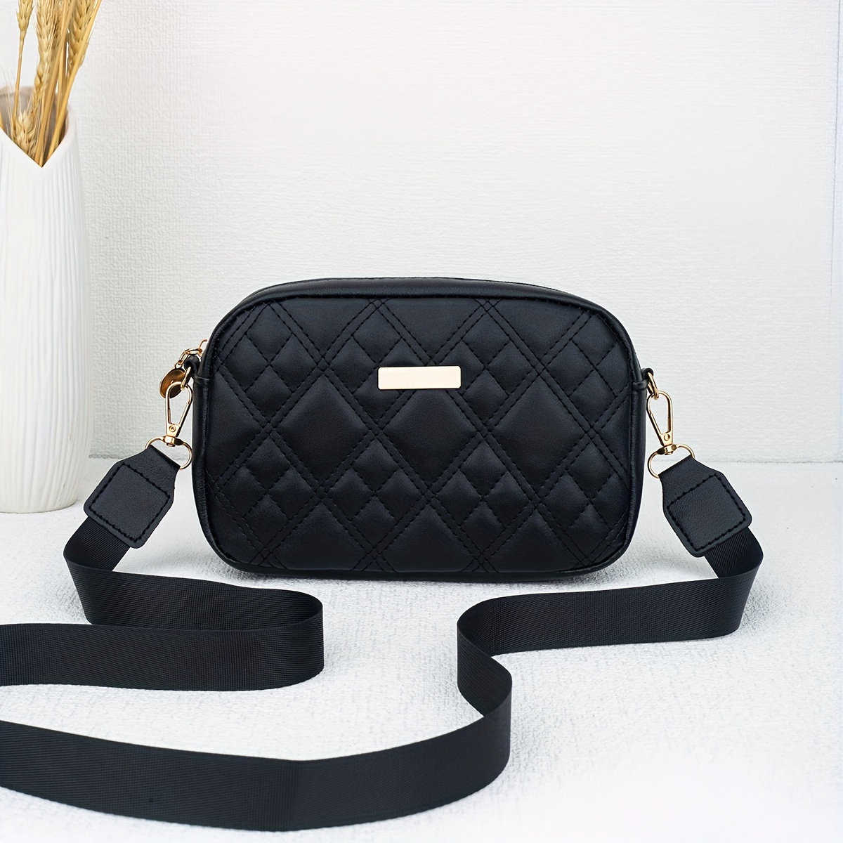 New Summer Women's Embroidered Shoulder Bag, Stylish Crossbody Bag, Perfect For Daily Outfits, Can Hold Phone , Small Square Bag.