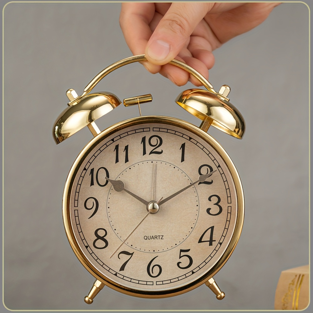 5.9-Inch Metal Retro Luxury Style Bedroom Alarm Clock, Silent Running Time, Mechanical Double Bell Design, Equipped with a Night Light, Can Be Placed in The Living Room, Office Or Dormitory to Add Some Color to The Space, (Batteries Not Included)