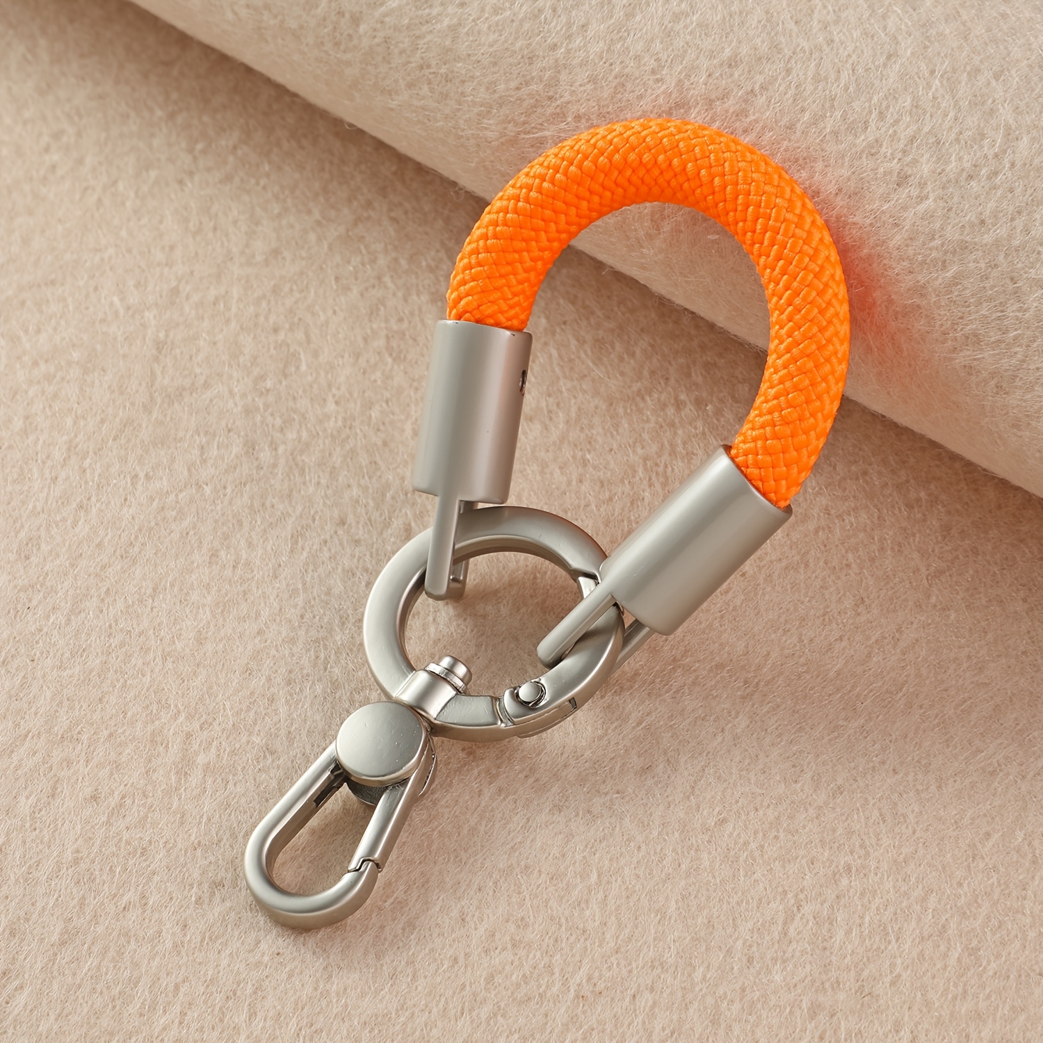 1pc 360-degree Rotatable Finger Strap, Ultra-mini Short Phone Lanyard. Versatile And Compact Anti-drop Anti-lost Cute Mobile Chain With A Universal Clip Included For A Sturdy Durable Short Cord