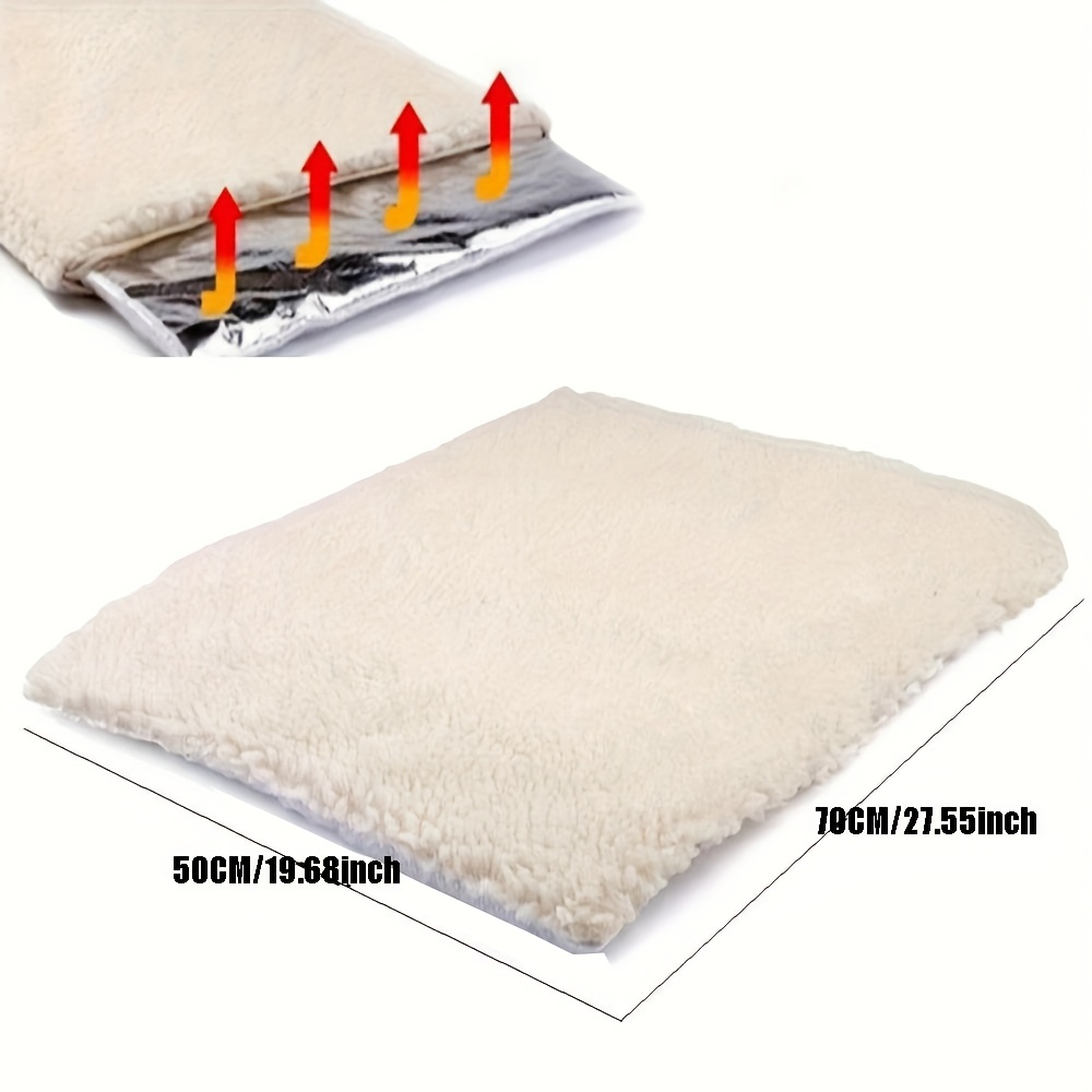 Self-warming pet mat with reflective layer and image size reference