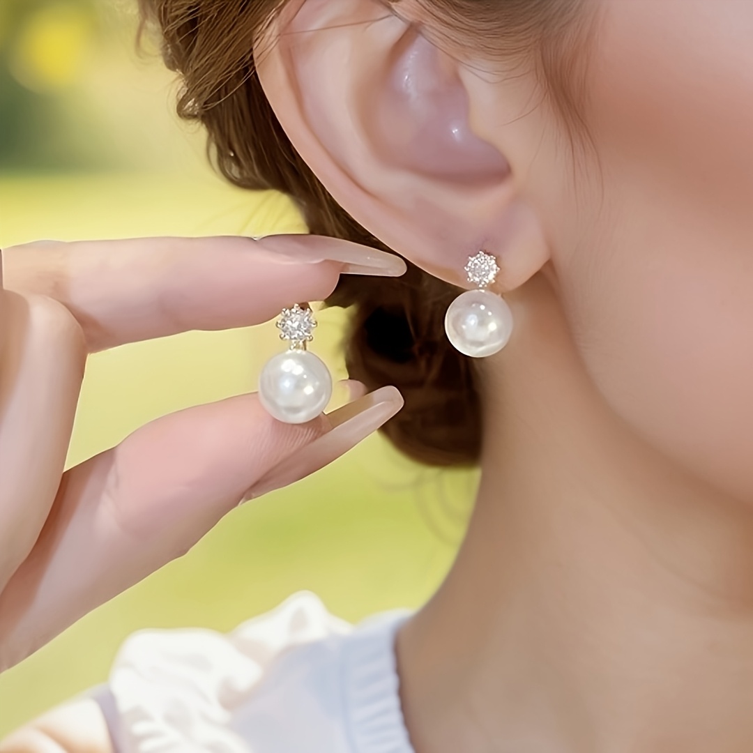 E-shop 1 Paar Sonnenblumen-Ohrstecker im französischen Stil aus glänzendem synthetischem Zirkonia im leichten Luxus-Design, geeignet für den täglichen