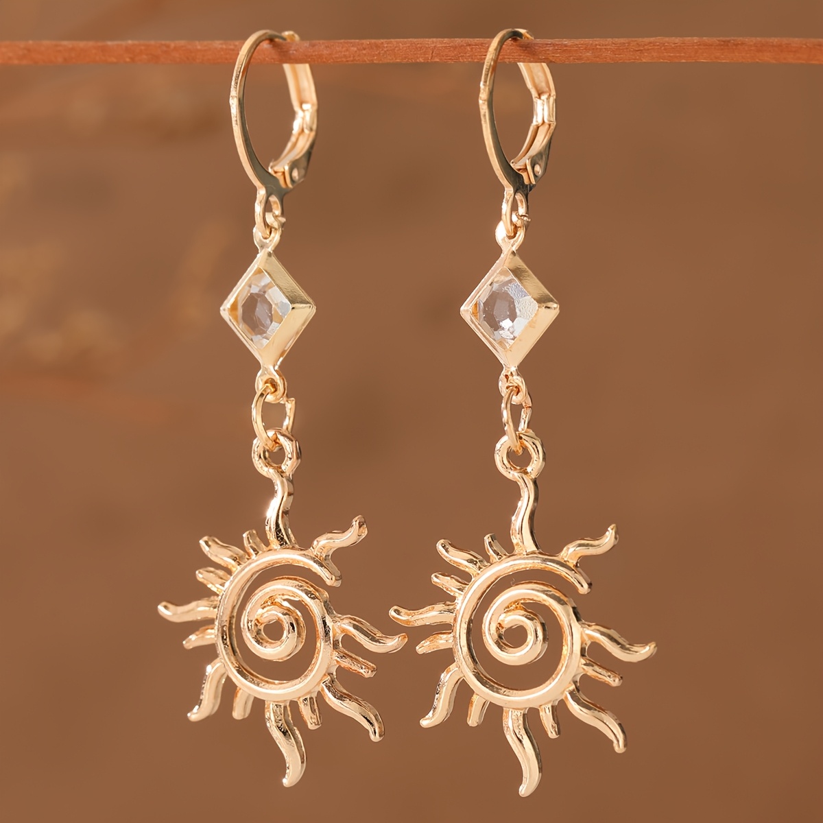 TEMU Boucles d'oreilles longues pour femmes, style bohème, de , avec incrustée, spirale et motif de tourbillon solaire. Idéales pour les fêtes, les