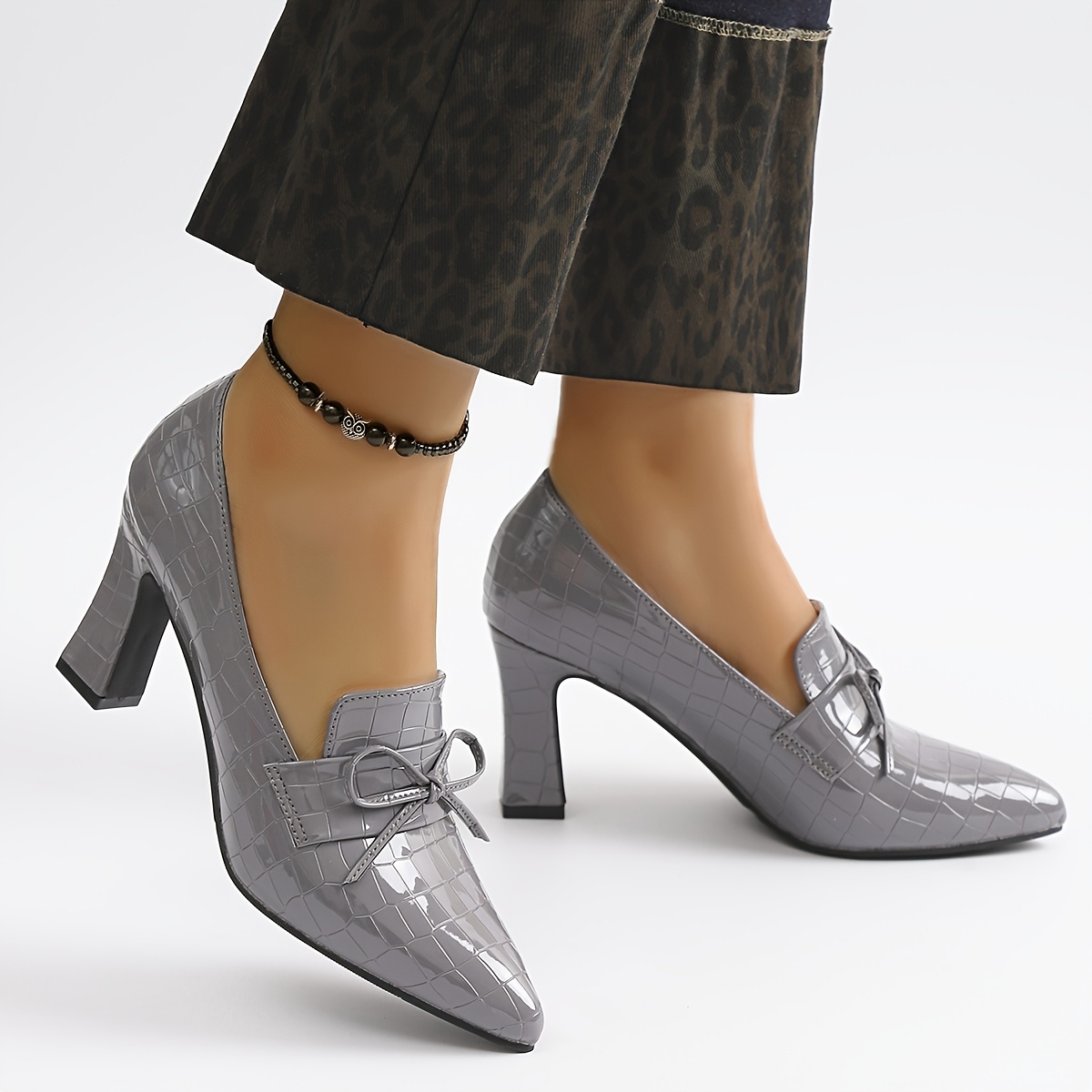 grey ladies dress shoes Elegant Women * Shoes Ladies' Pointed Toe High Heels Made of * Crocodile with Thickened Insoles, Featuring a Bow, Suitable for Outdoor Wear, Style, And * Design., Women Shoes Fall 2022 RTW