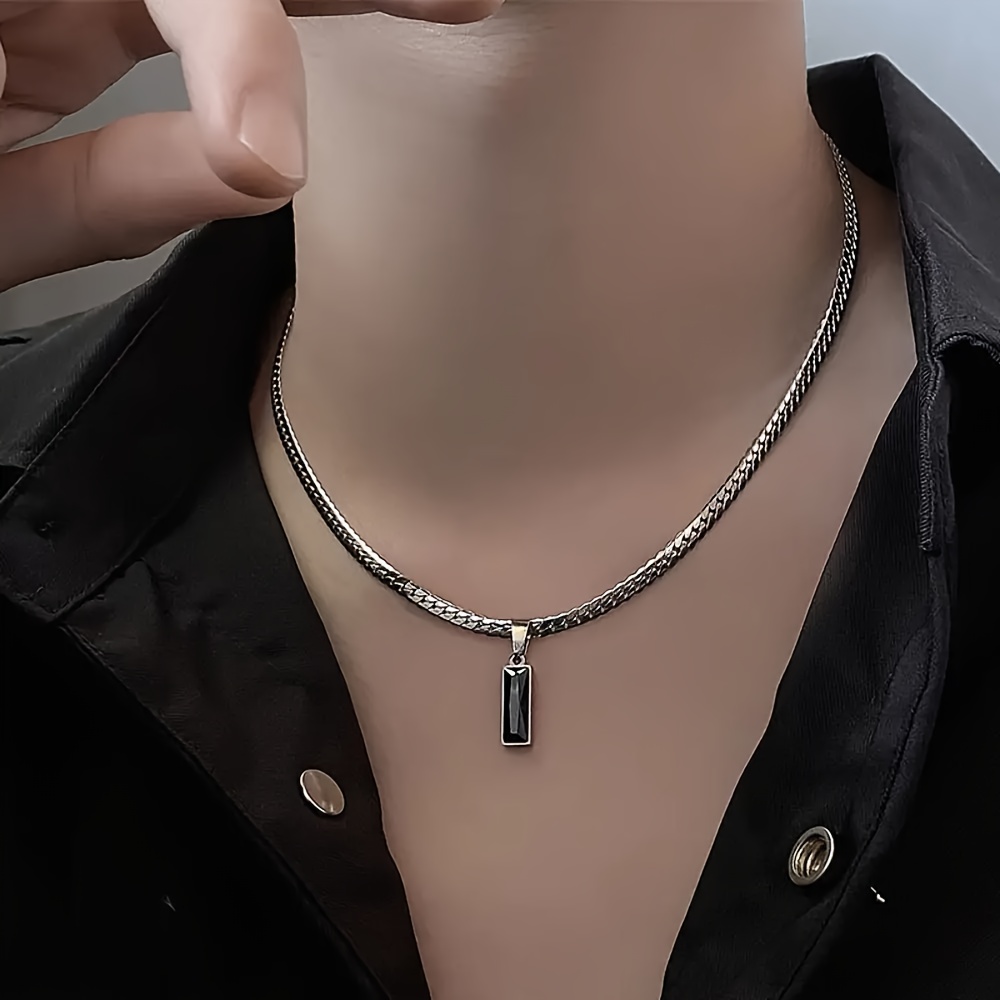 TEMU Collier plat pour homme élégant en argent 925, avec une chaîne tissée argentée et un pendentif , parfait pour un look décontracté et minimaliste