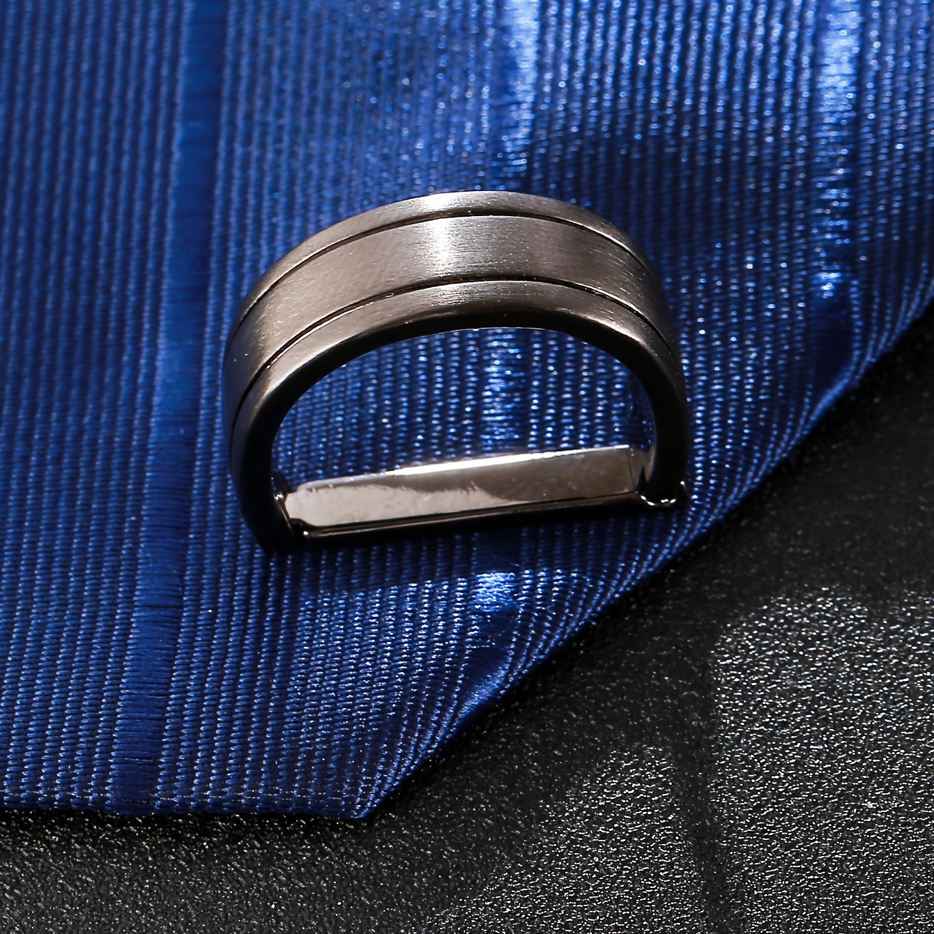 Minimalist Solid Color D-Buckle Tie Clip Set