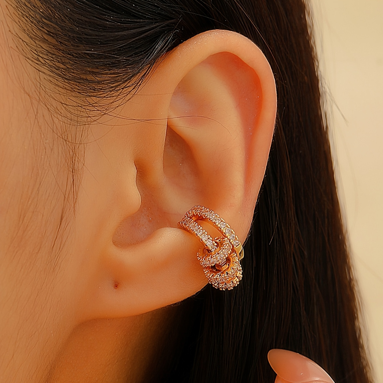 TEMU A Simple And Stylish Artificial Synthetic Zirconia Layered Hoop Ear Cuff For Women, Elegant And Versatile, Suitable For Daily Wear, Gatherings,