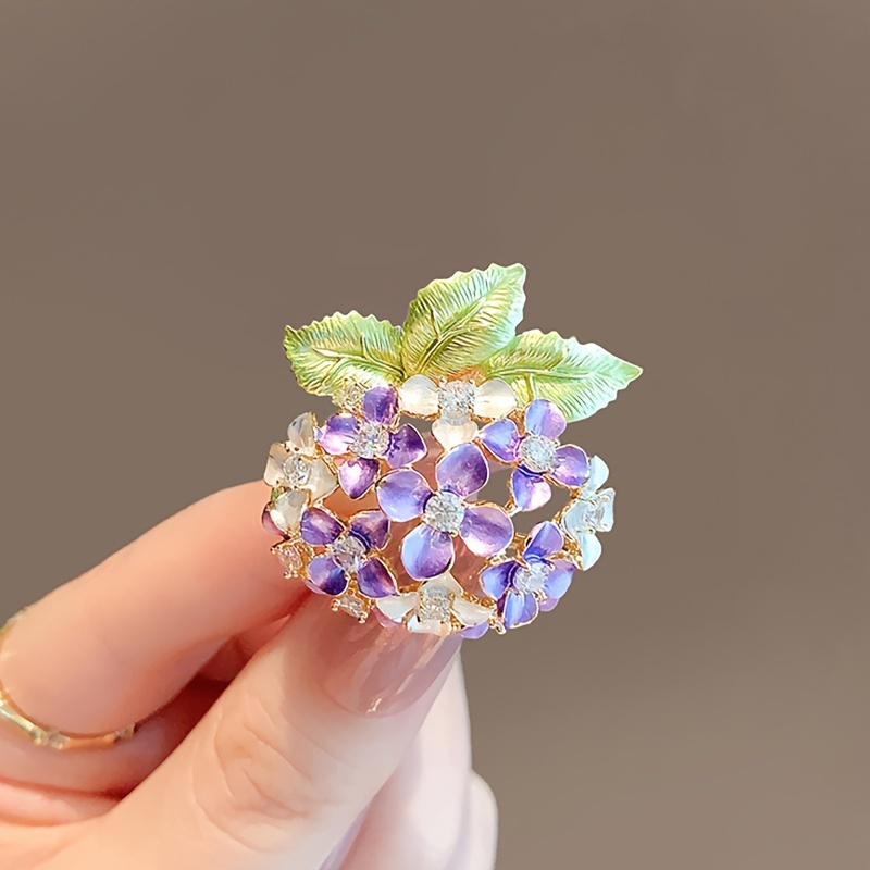 

1pc Purple Hydrangea Flower Brooch, Vintage Style, Floral Lapel Pin, Fashion Accessory For Clothing Decor