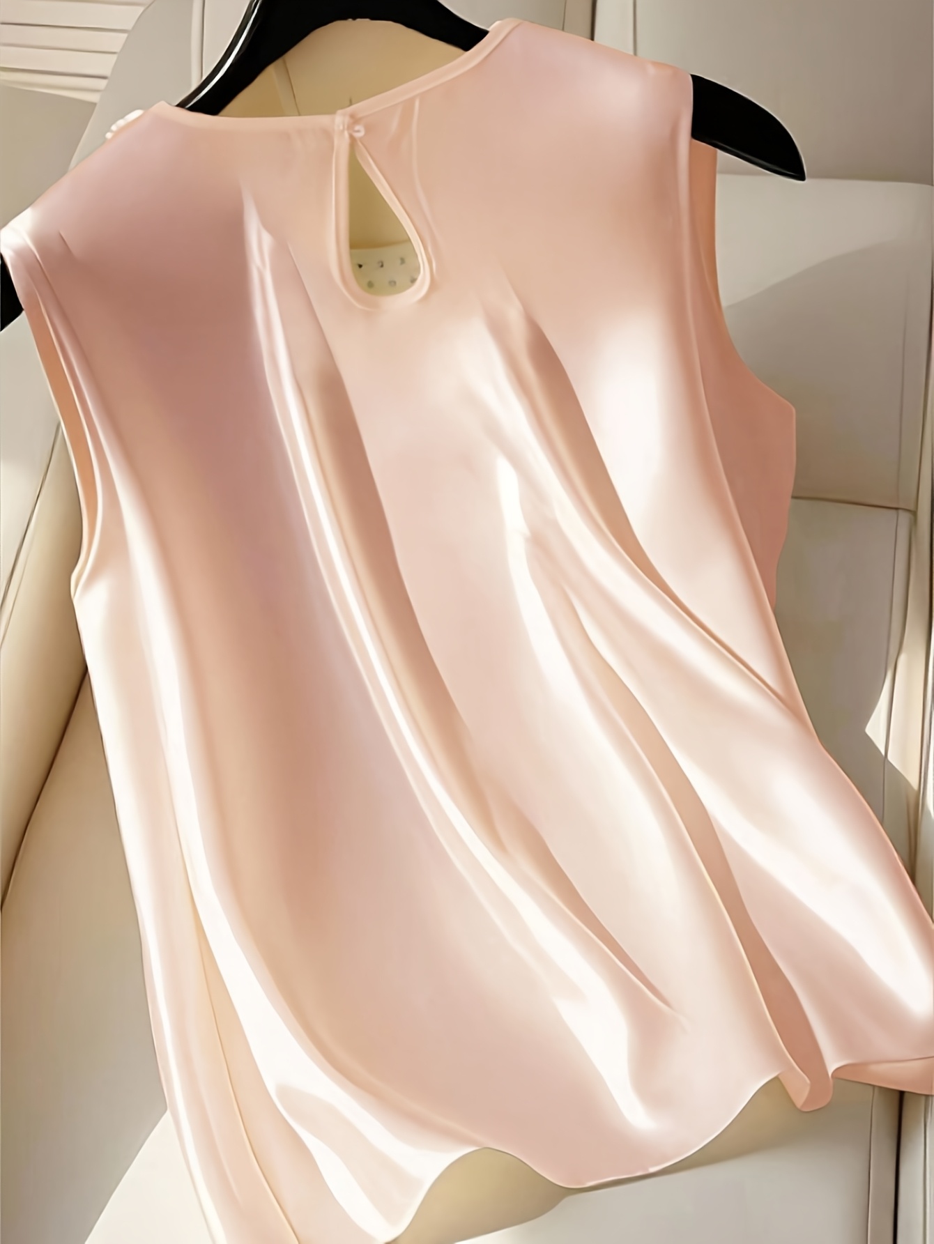 spring and summer fashion elegant   bead vest details 3