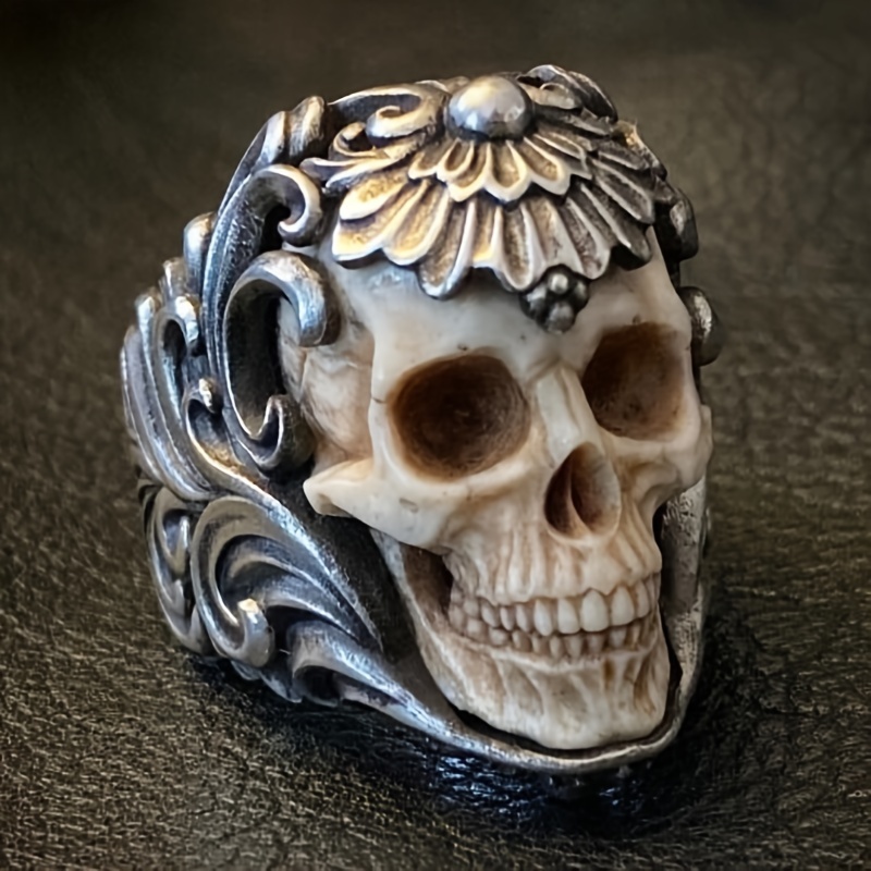 

A Unique Resin Floral Skull Ring With A Knot For Men, A Hollow Retro Polish Floral Armor Antler Skull Ring, A Gift For Halloween And Christmas