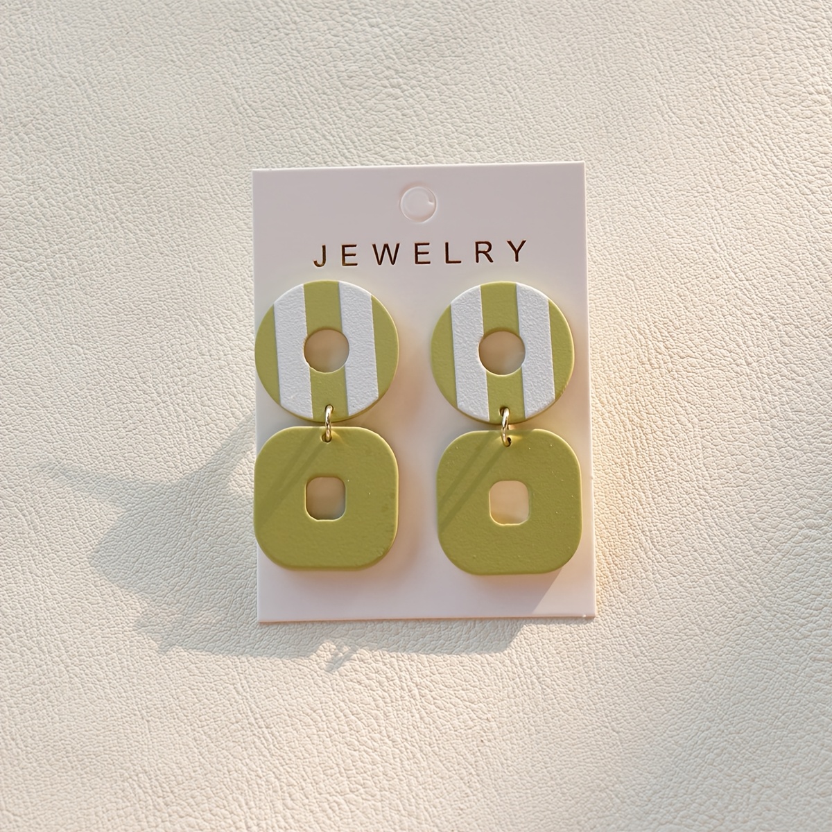 TEMU 1 par de aretes colgantes acrílicos de a rayas verdes estilo bohemio de vacaciones para mujer, regalo para de festival de