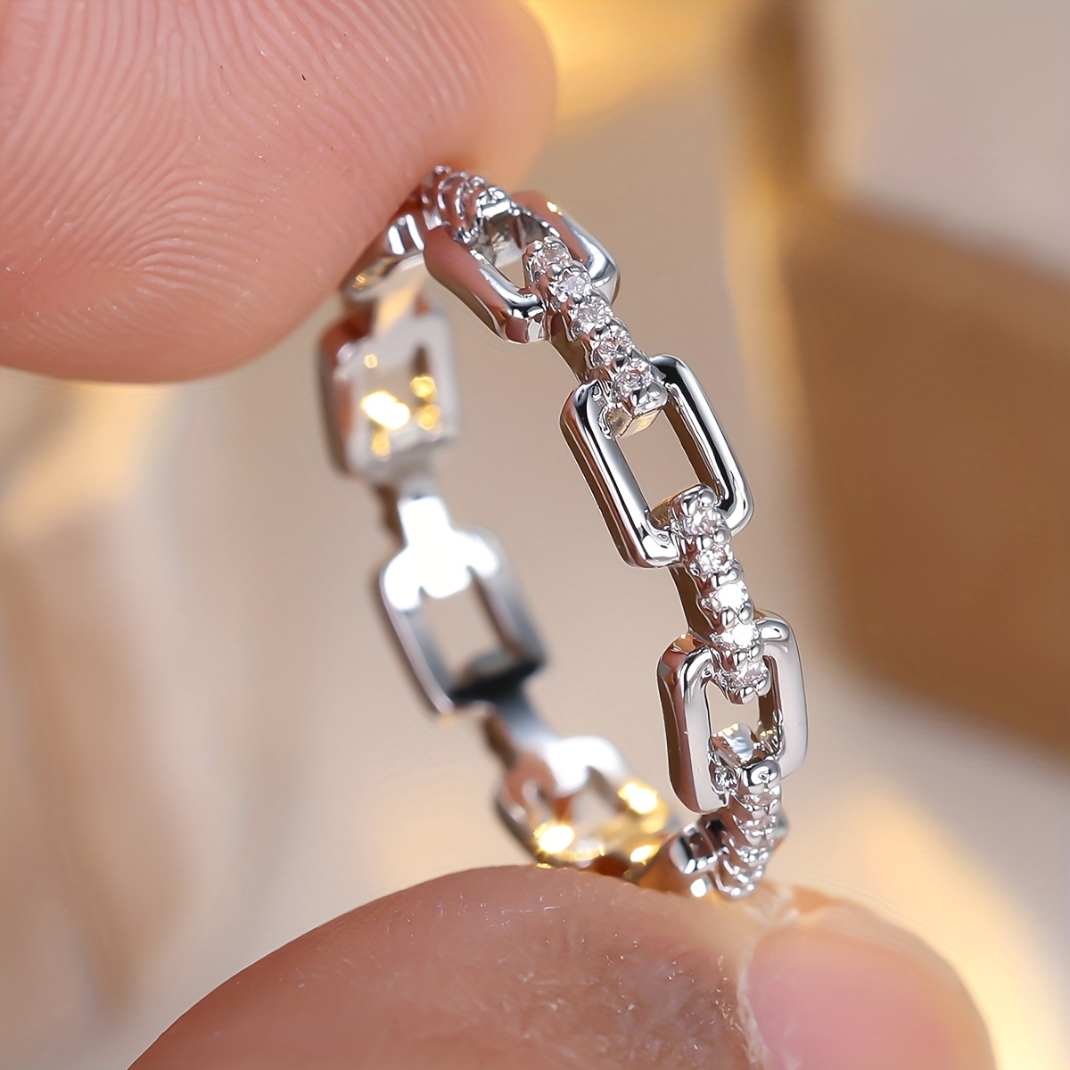 Women's Vintage-style Elegant Ring, White Synthetic Inlay