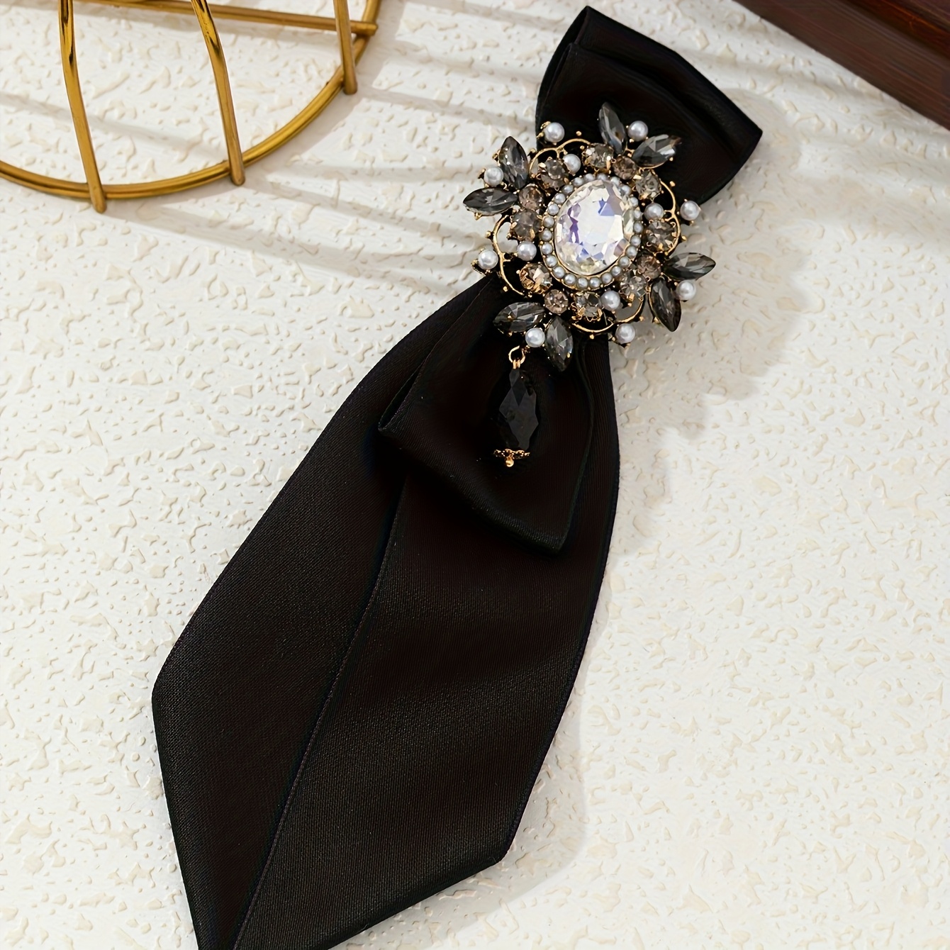 E-shop ., Elegante Schleifenbrosche im Vintage-Stil, handgefertigtes Stoffdesign, funkelnder Strass, vollständige Bohleiste, große Damenbrosche,