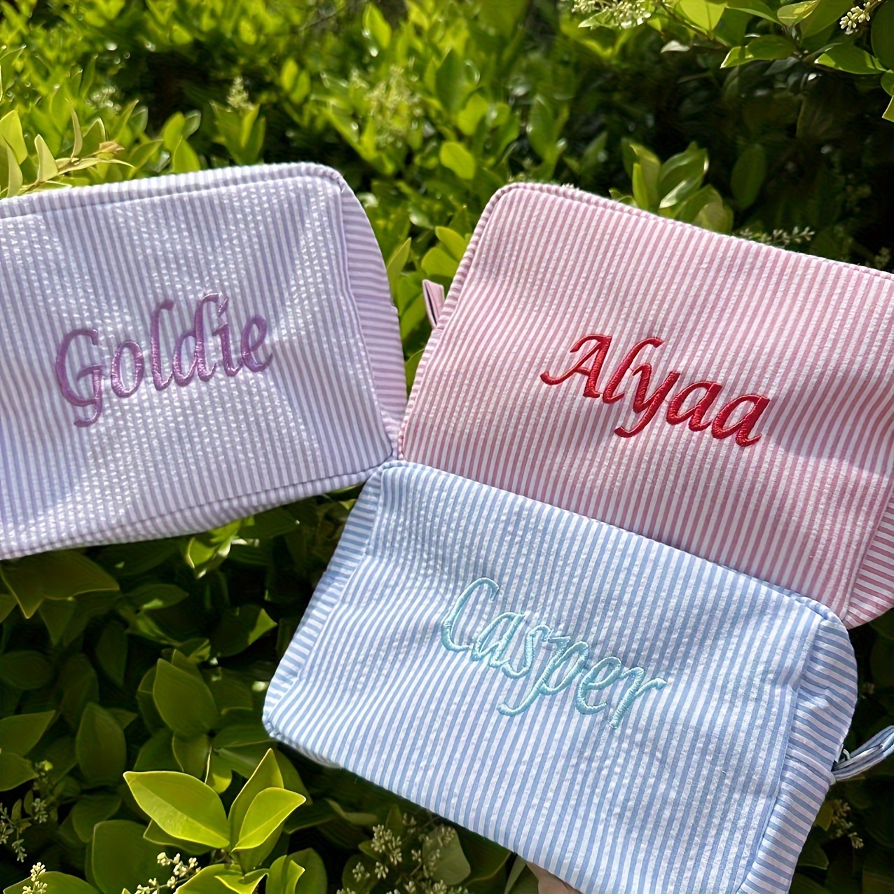 

Name Customized Embroidery Seersucker Wash Storage Bag, Add Your Text, Personalized Toiletry Bag Makeup Organizer Bag For Travel, Ideal Gifts