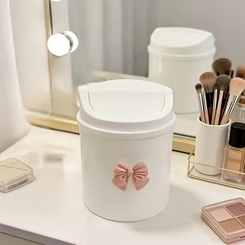 1pc Mini Desktop Trash Can With Lid + Bow Decoration, Plastic Swivel-top Waste Basket, Non-electric Cylindrical Trash Can Suitable For Home, Office, Kitchen, Bedroom Vanity, Daily Necessities