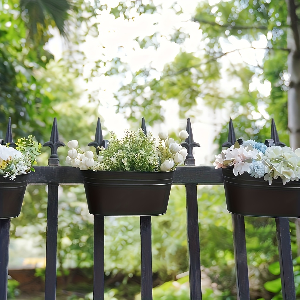 Oval Flower Baskets - Hanging POTS, Bucket POTS for Outdoor Plants Iron  Railing Fence POTS, POTS with Drainage Holes And Porch Railing Balcony  Fence Hooks