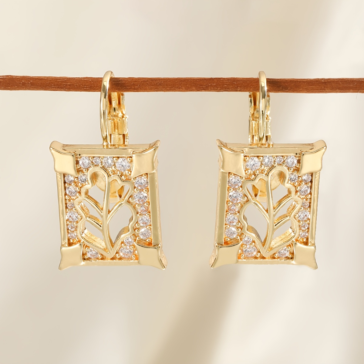 Fashion Retro Hollow Leaf Square Pendant Earrings, Elegant Design