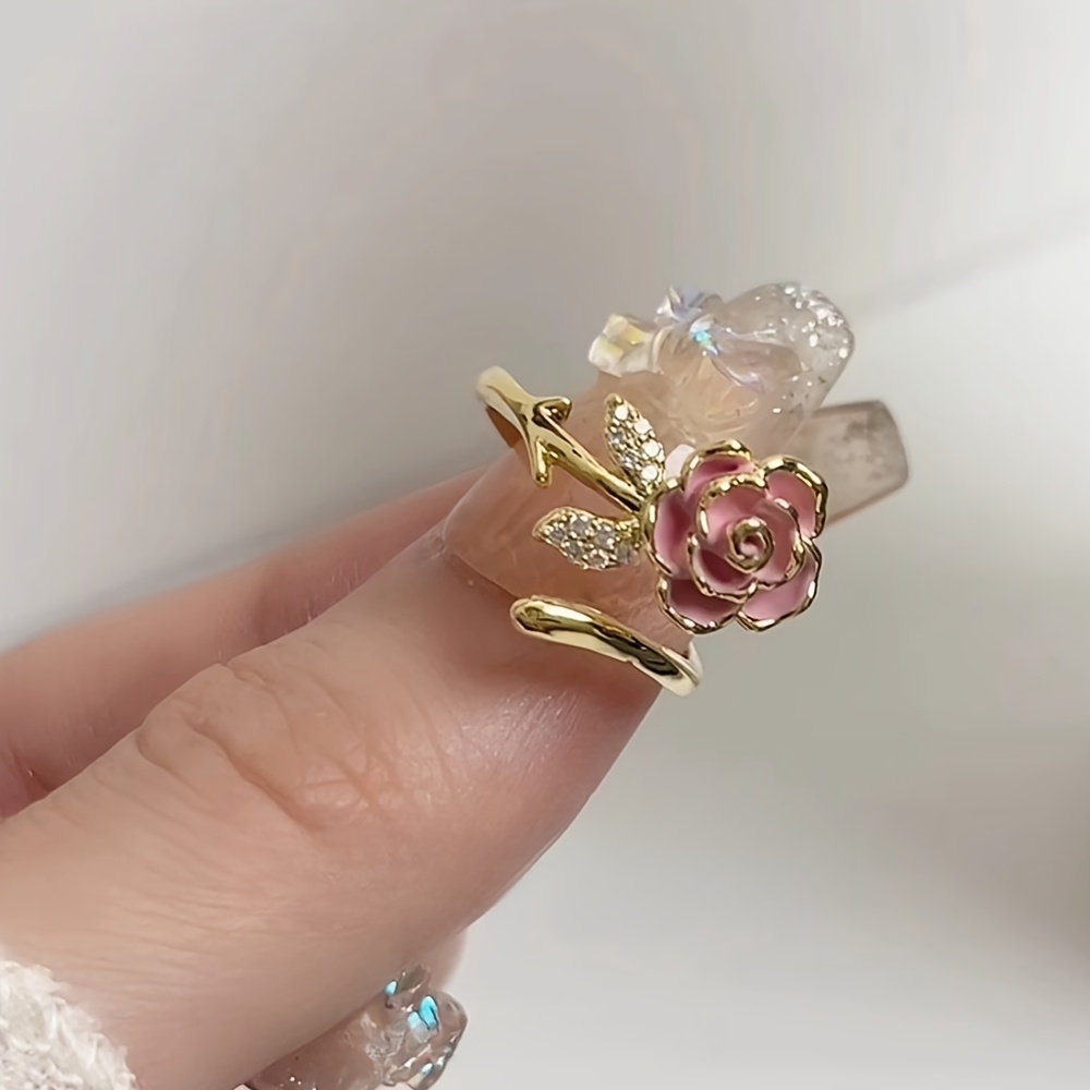 

Elegant Adjustable Flower Ring For Women - Luxurious Golden-tone With Design & Clear Cubic Zirconia Accents, Or Gifting, Ideal Valentine's Day Accessory