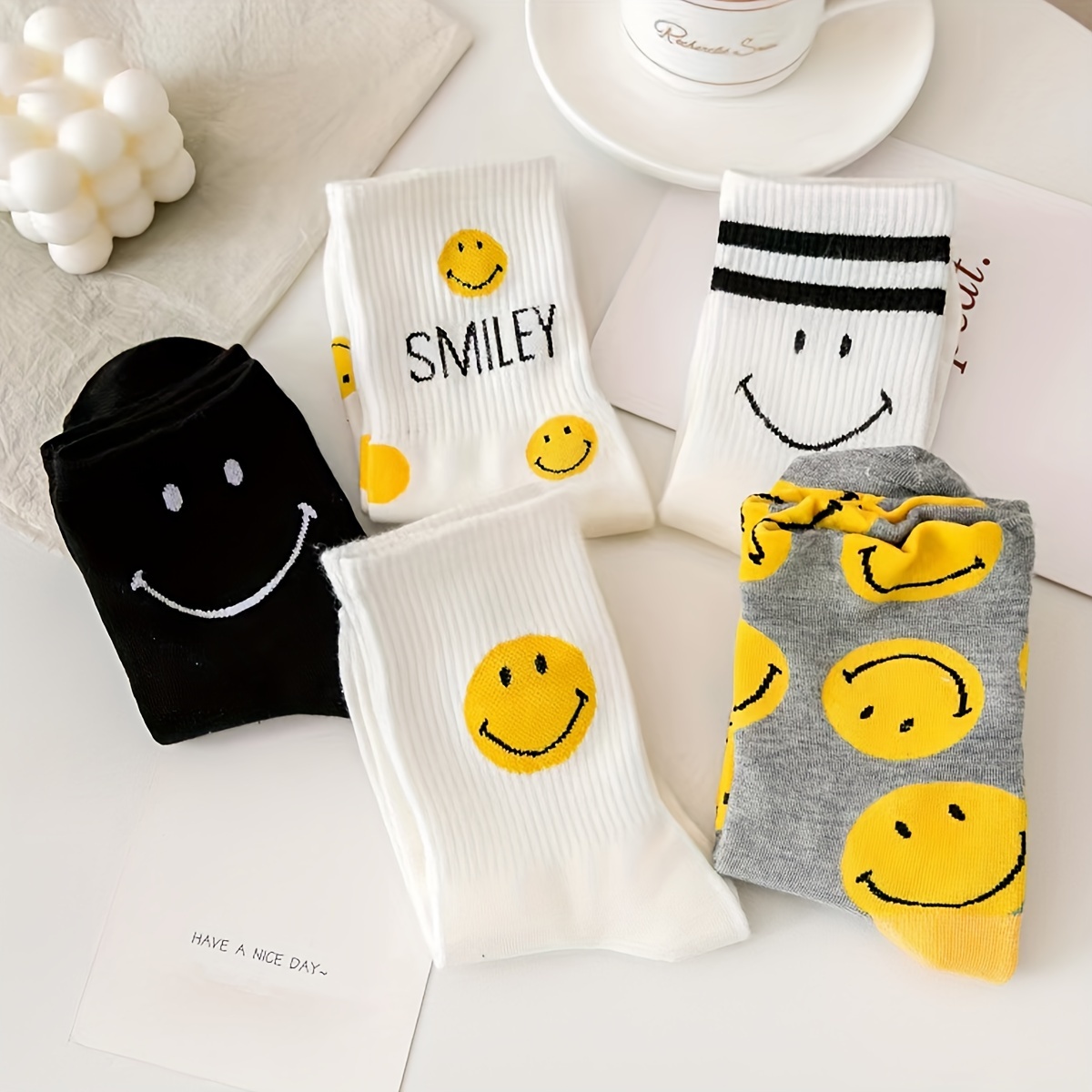 

Lot De 5 Paires De Chaussettes Imprimées Avec Des Visages Souriants, Des Chaussettes Mi-tube Simples Et Confortables, Des Bas Et Des Collants Pour Femmes