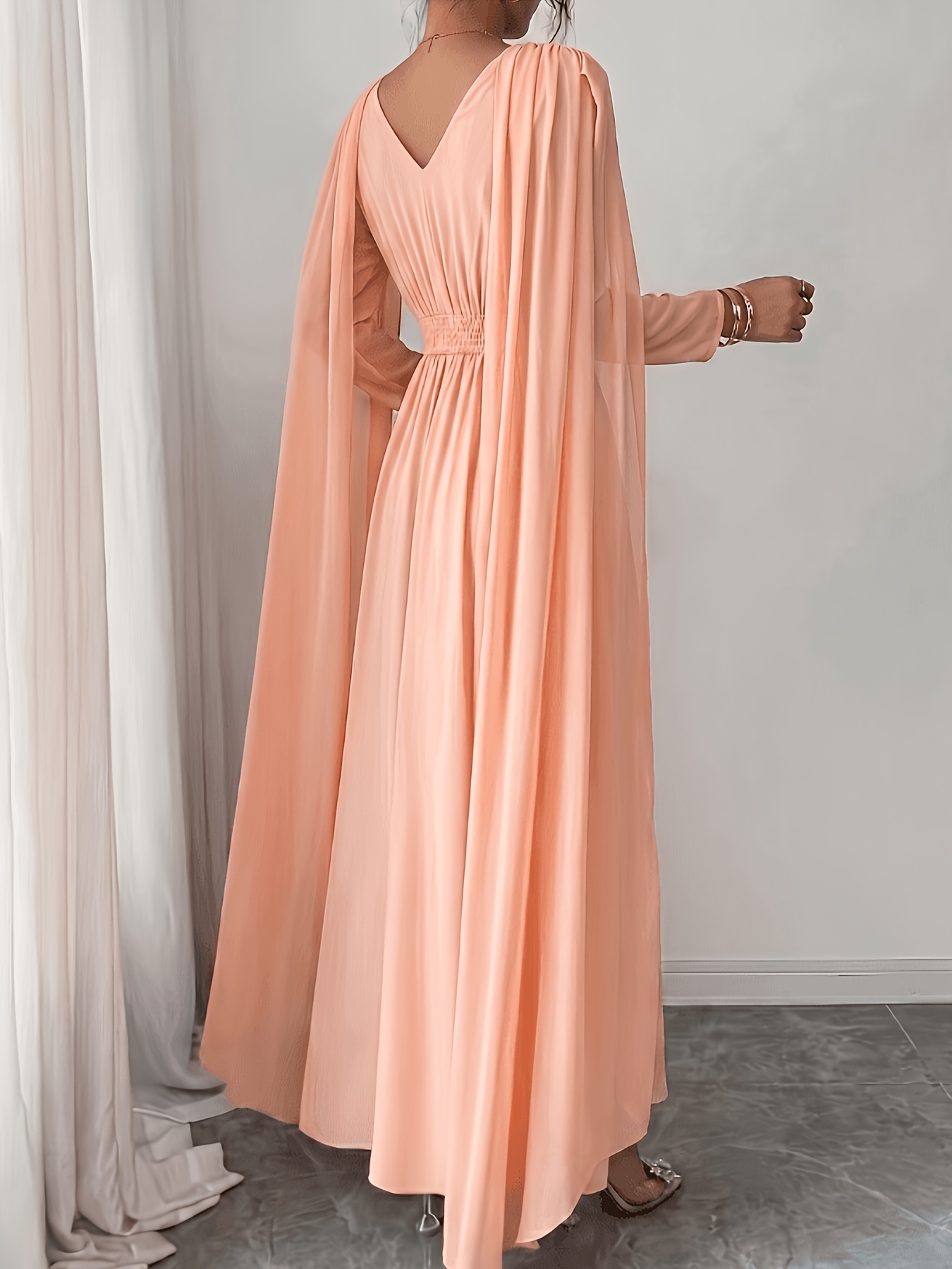 Nouveau robe plissée pour femmes, ceinture avec boucle décorative, design plissé à la taille, coupe trapèze à manches bouffantes en mousseline de soie, élégante et généreuse, idéale pour les mariages, les fêtes et les occasions décontractées