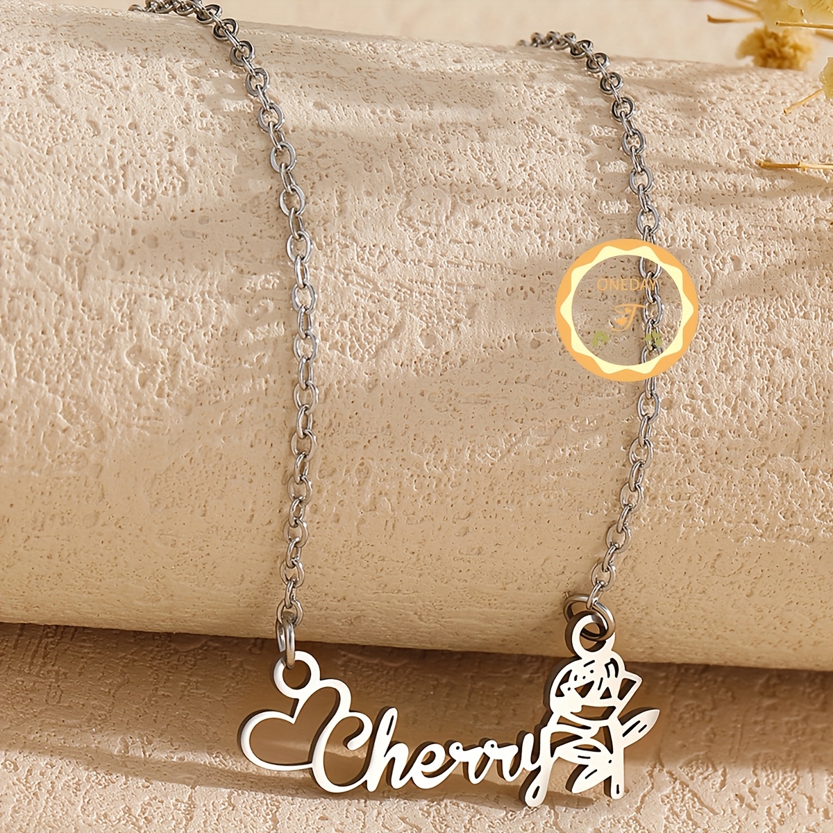 Personalized Custom Rose Flower Name Necklace, Heart-shaped Design