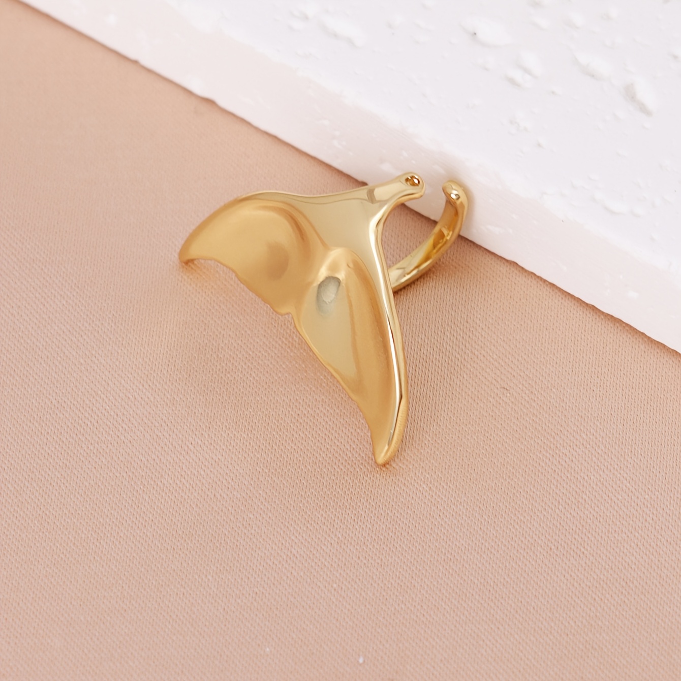 Image of Elegant Mermaid Tail Hoop Earring For Women - Vintage Copper Jewelry, Perfect For Daily Wear & Music Festivals