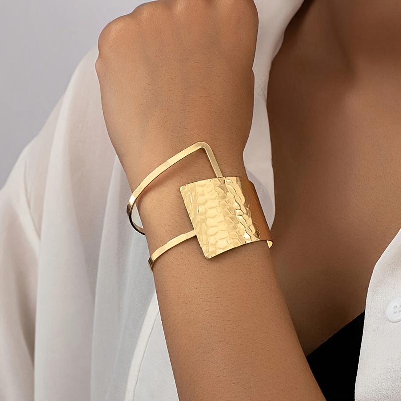 TEMU Europäischer und amerikanischer Stil, modisches, temperamentloses, indifferentes Stil-Metall-Armband mit Öffnung, verstellbare Größe,