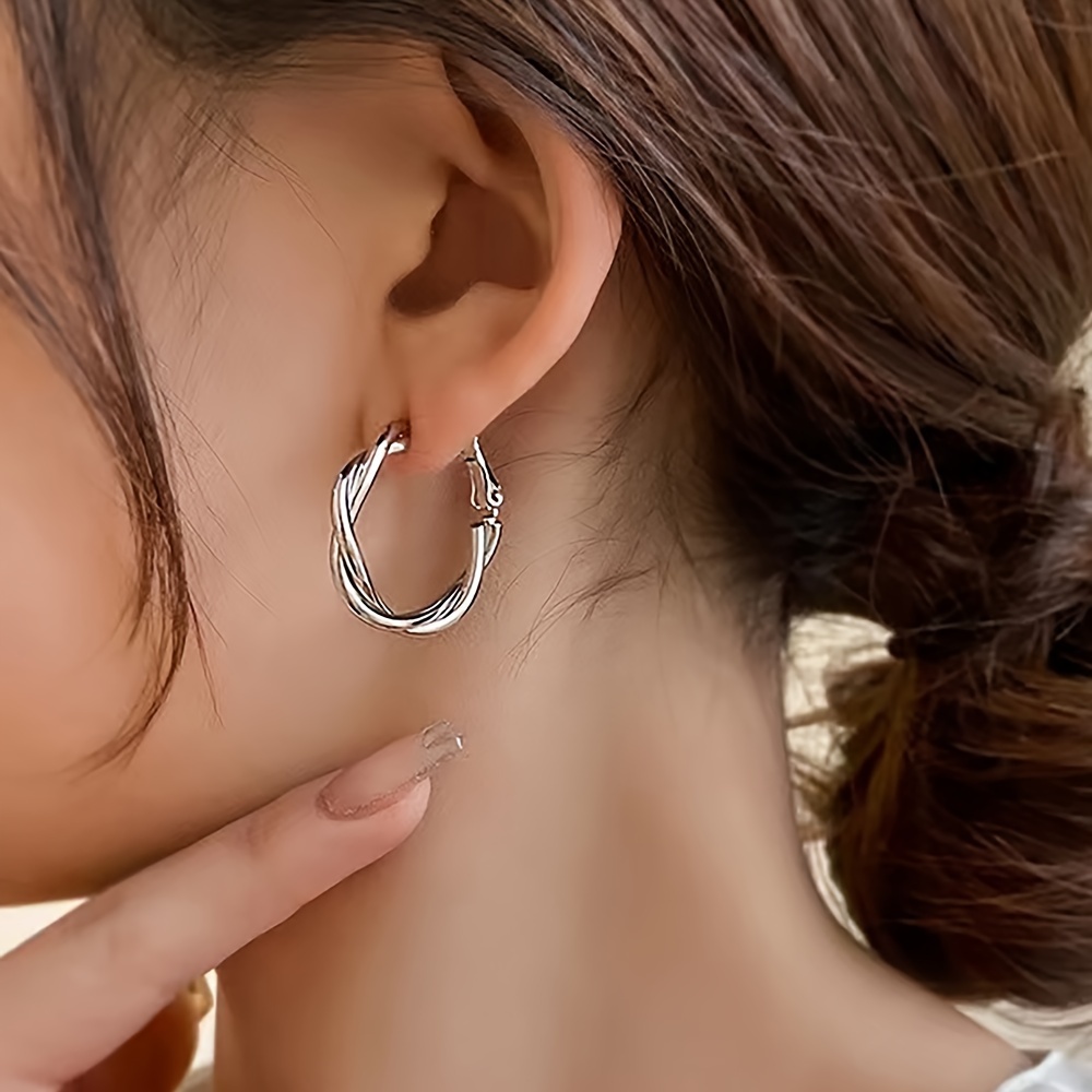 

1 Pair Elegant Twisted Hoop Earrings For Women - Chic Minimalist Style, Alloy, Options, Ideal For And Vacation