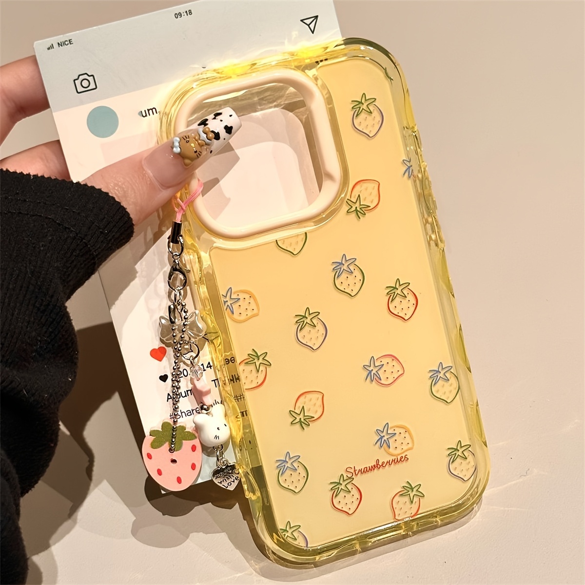 TEMU Coque de téléphone - Une jolie coque de téléphone brillante avec motif de fraise et bord en gel, pour iPhone 16, 15, 14, 13, 11, 12 Pro Max et