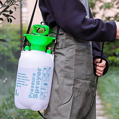 1pc white pump pressure sprayer 5l lawn and with adjustable nozzle and shoulder strap for watering plants and outdoor cleaning