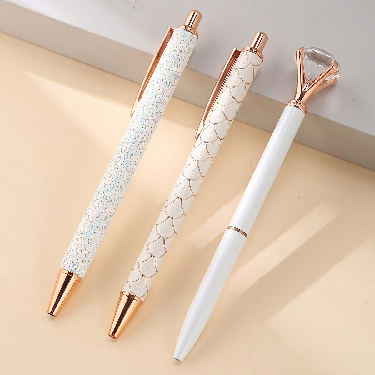 

1pc, 3 White Round Ballpoint Pens For Office Desk Metal Pen Flash Pen Holder Fancy Pen Flashing Office Desk Women Girls Office Valentine's Day Gift Organizer