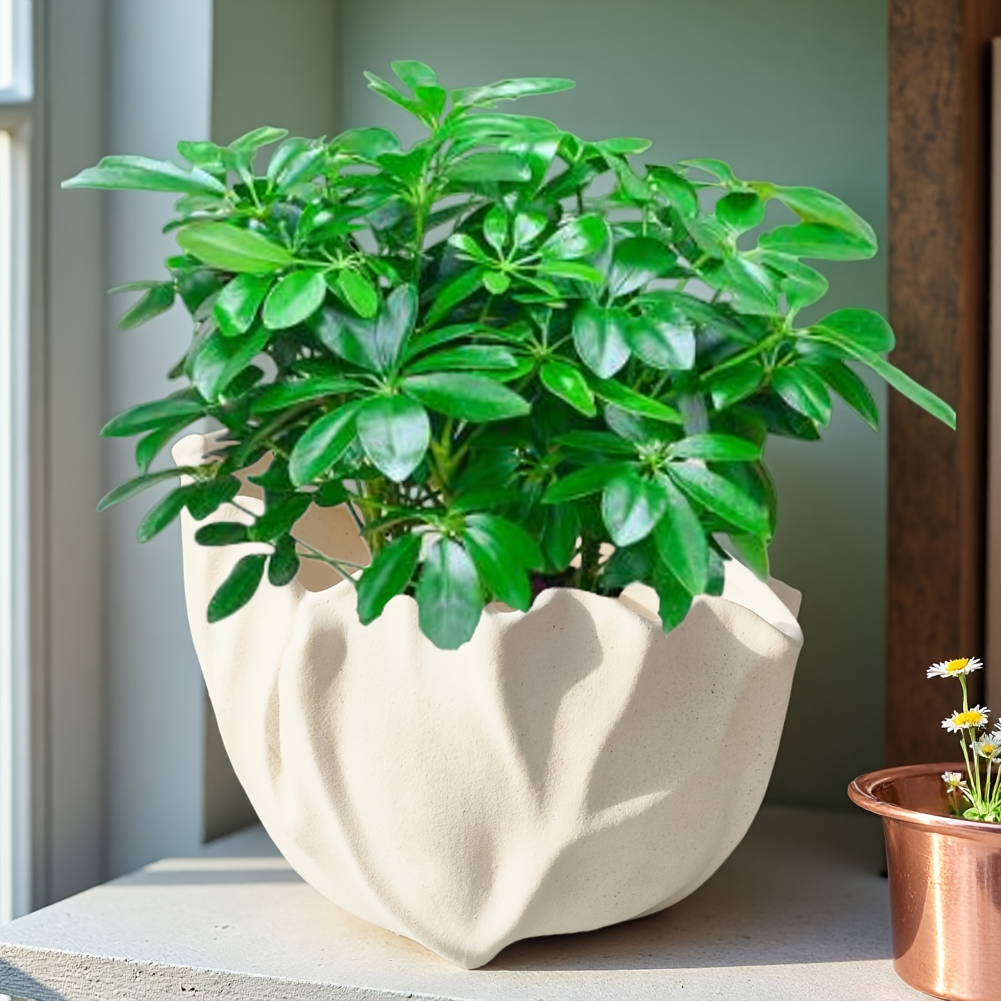 A Newly Launched Decorative Vase Featuring a Unique Fabric-textured Design with Irregular Pleated Shapes. Compact and Nimble, This Tabletop Vase Is Simple yet Stylish, Perfect for Home Decor in the Living Room, Study, or Dining Table. Also Suitable