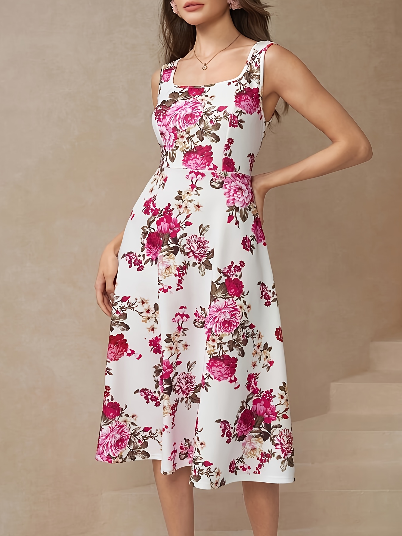 Robe ajustée florale élégante avec un col carré pour femmes