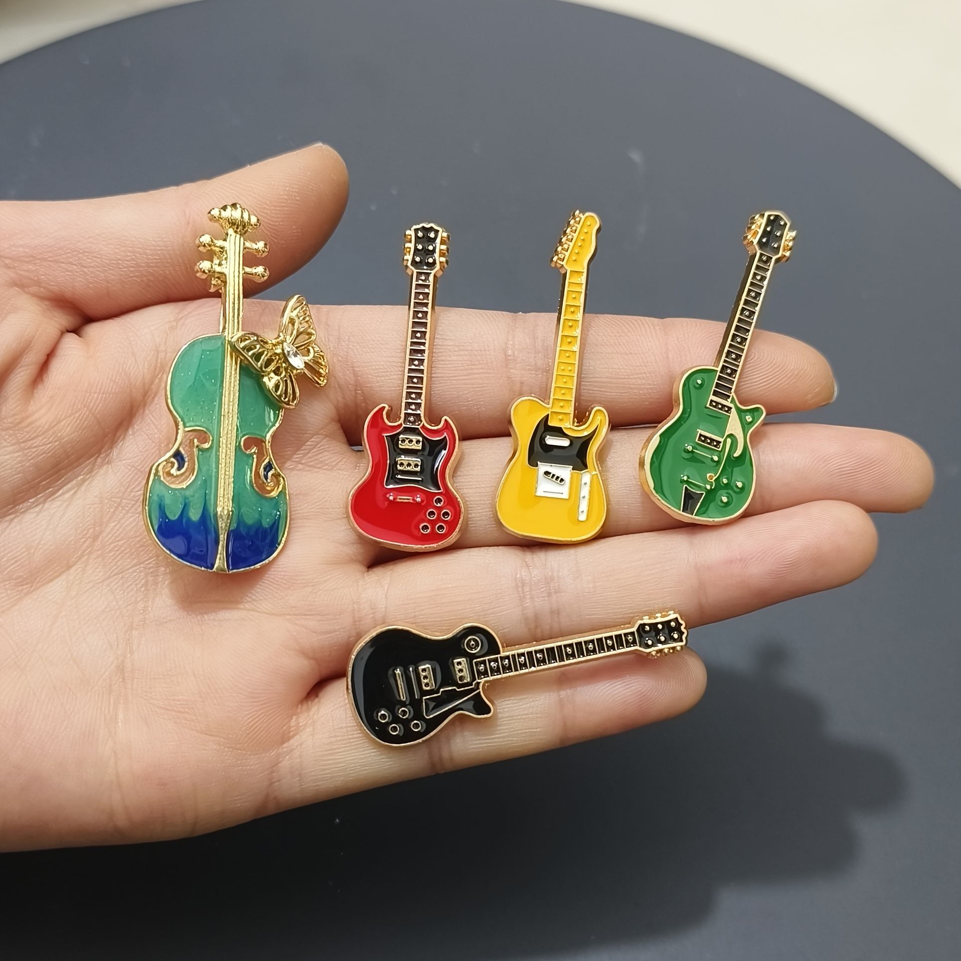 TEMU 5pcs Mini Guitar Violin Brooch, Metal Enamel Pin, Gift For Music Lovers, Instrument Brooch, Violin Guitar Enamel Badge, Niche Design Pin