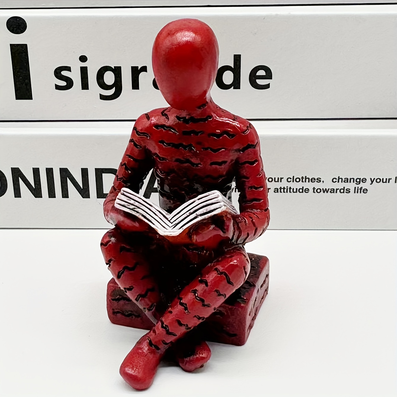 1pc Creative Minimalist Abstract Reading Figure Ornament Bookshelf Decoration Resin Crafts