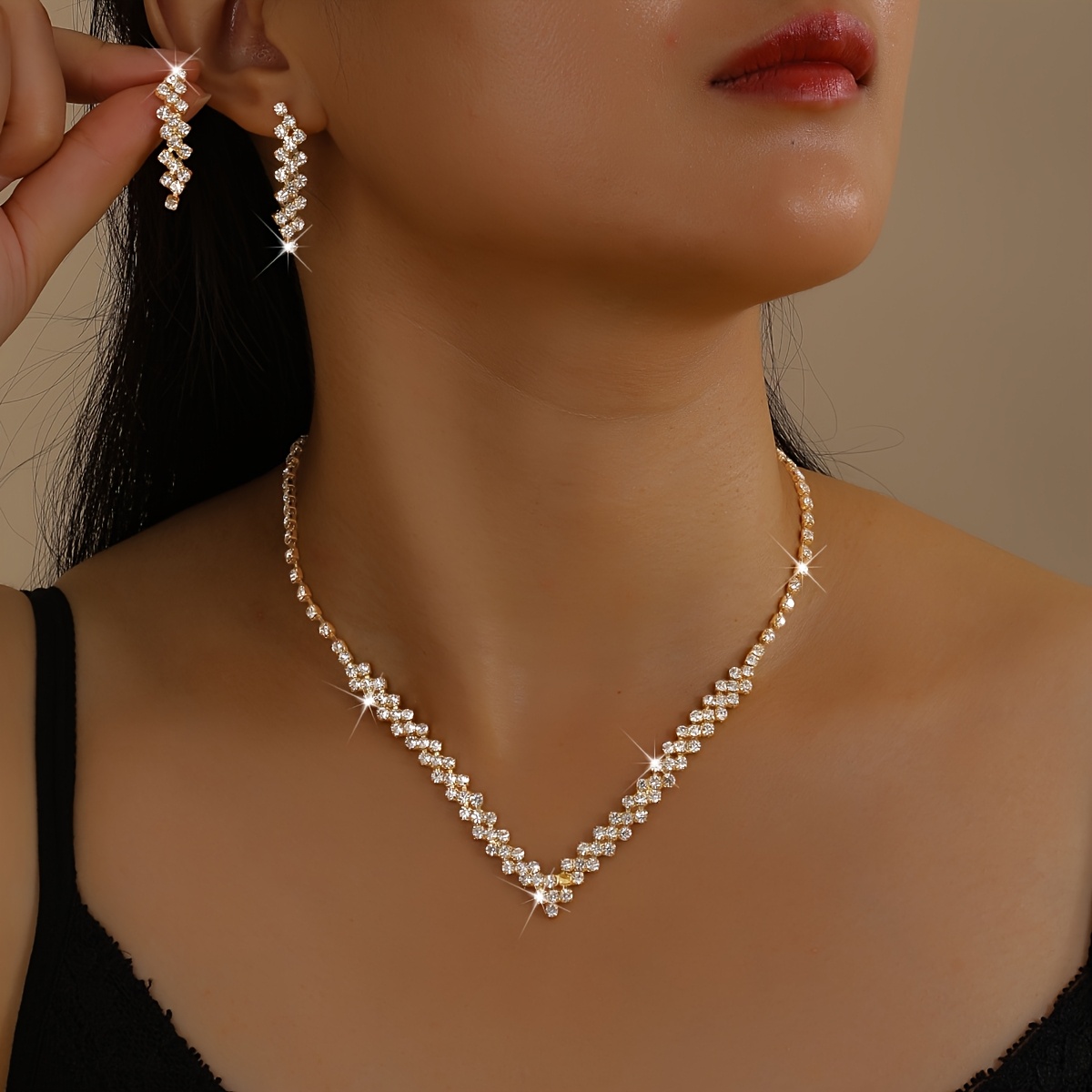 Image of Ladies' New Year Accessory Set: 1 Necklace + 1 Pair Of Earrings, Perfect For The Eve Party