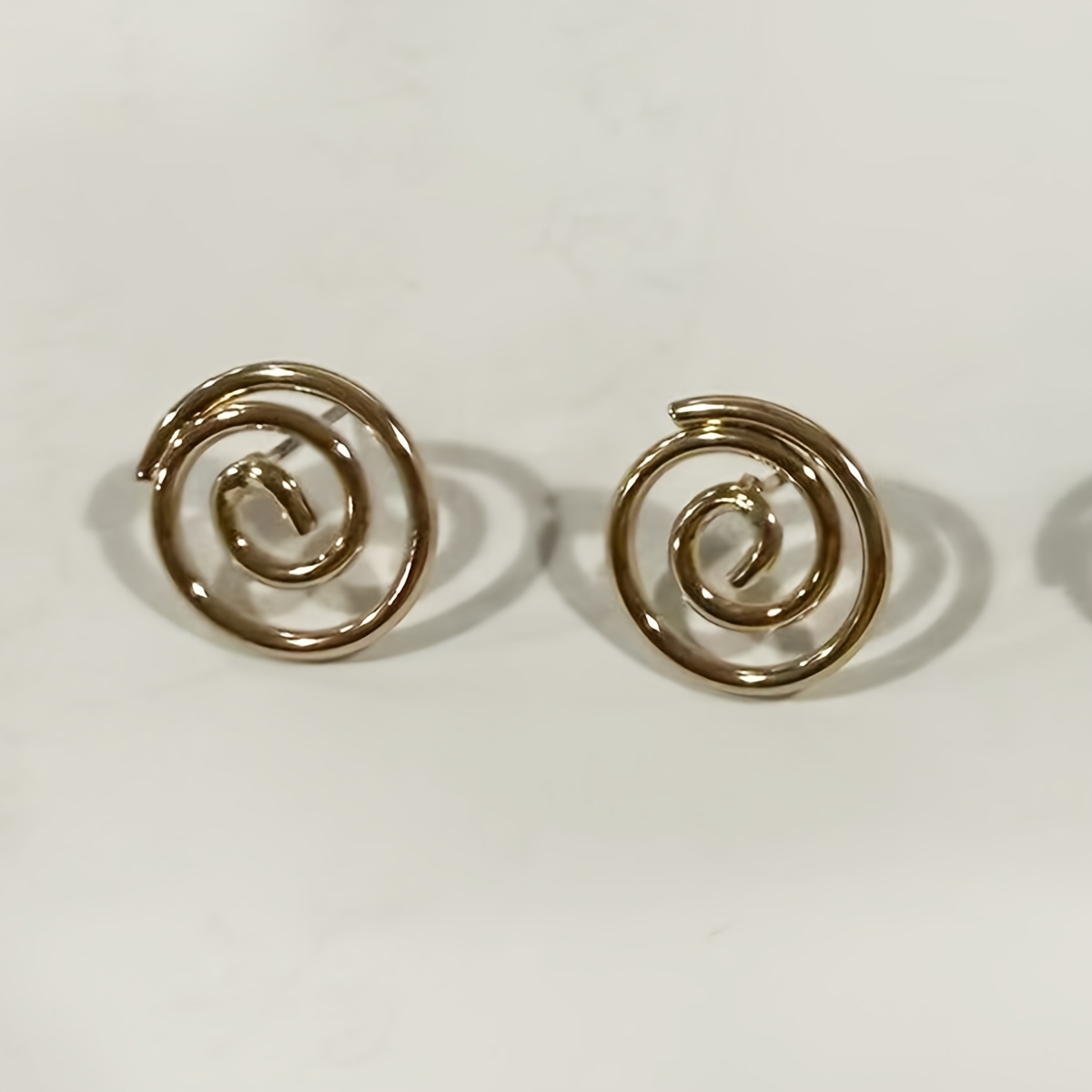 1 Pair Of Fashionable, , Small, Spiral Line Geometric Creative Ear Studs