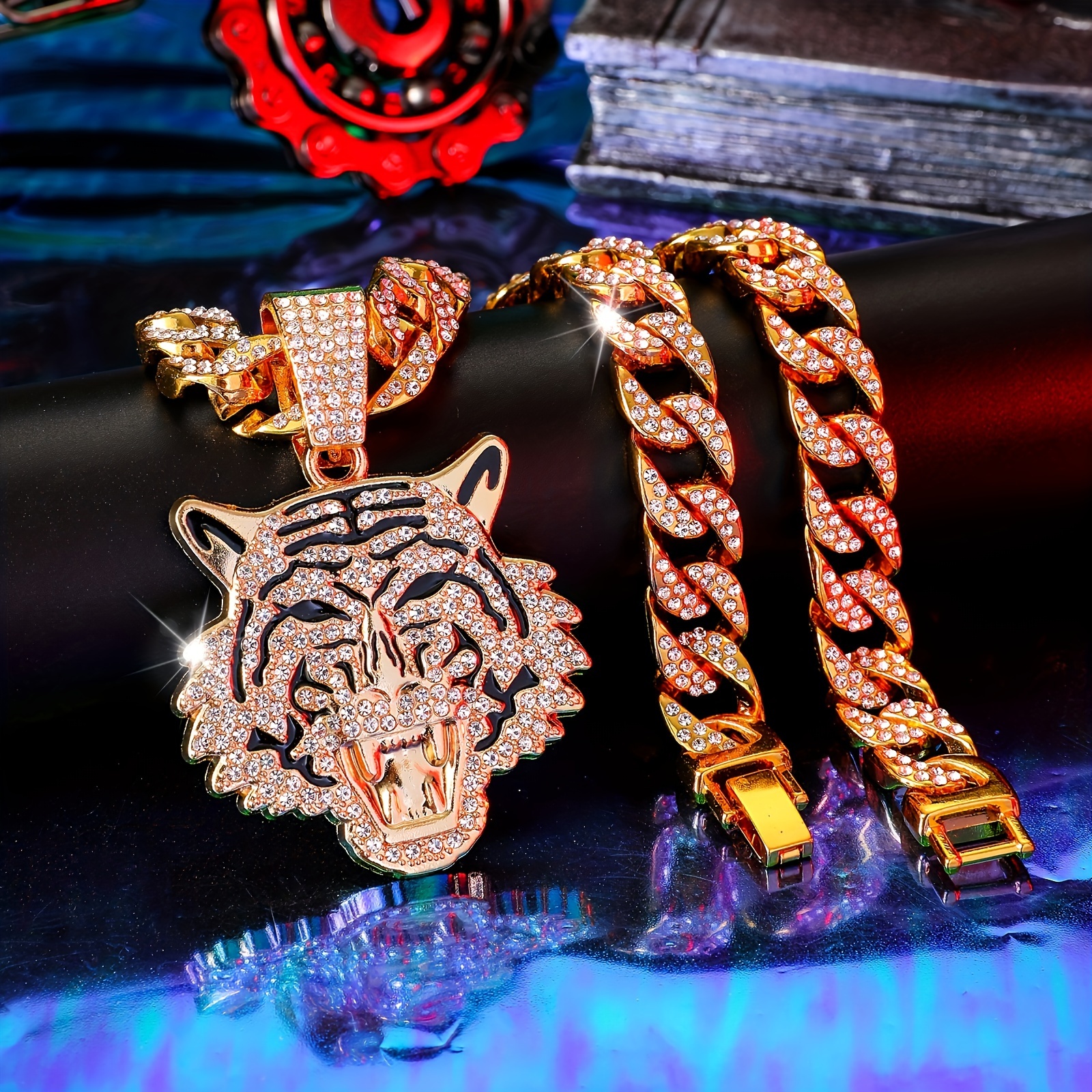 TEMU Bold And Stylish Animal-themed Jewelry For Men, Featuring A Golden-plated Pendant With A Fashionable Cuban Necklace.