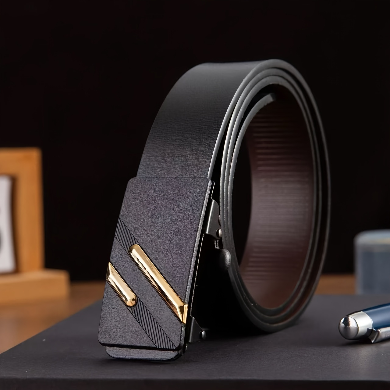 TEMU Ceinture pour Homme avec Boucle Dent, Fermeture Automatique, Décontractée, Convient aux d'Âge Moyen et Jeunes, Ceinture de Pantalon, Orientée