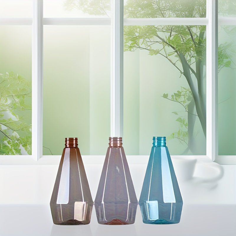 wholesale plastic spray bottles in random colors featuring a gourd shape suitable for home use as hand press spray bottles for watering plants Product details 5