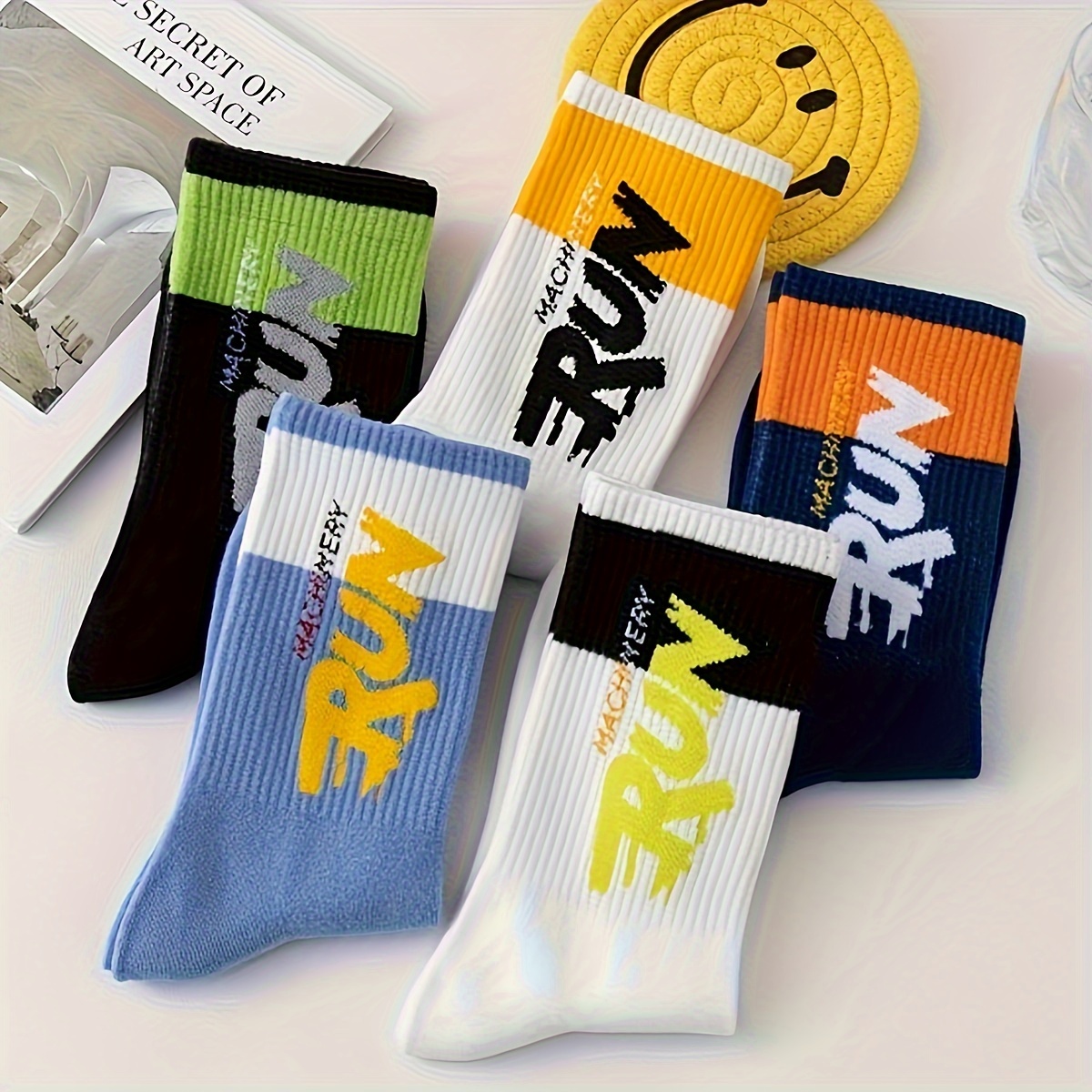 

5 paires de chaussettes pour hommes, motif lettres, respirantes, confortables, décontractées, absorbant la transpiration, , pour en , le fitness, le basket-ball, à pied.