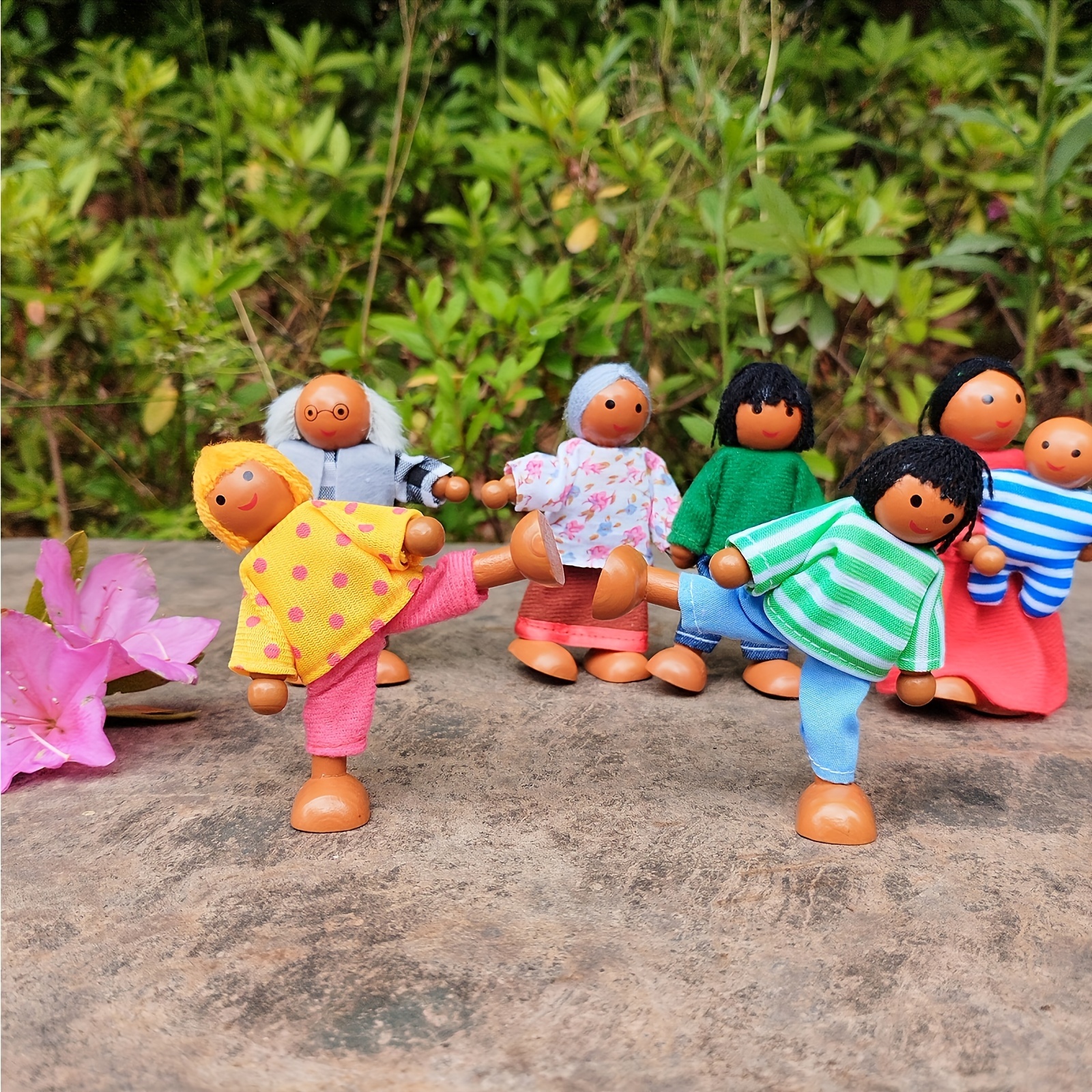 Wooden Dollhouse Family Set of Mini People Figures Doll Family Cosplay  Figures Accessories for Pretend Dollhouse Toy