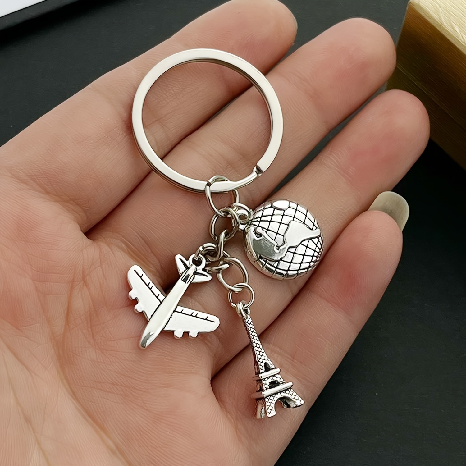 1pc Stylish Travel Keychain With Alloy Airplane, , And Charms - Ideal For Car Keys, Backpacks, Wallets - Perfect Gift For Travel Enthusiasts