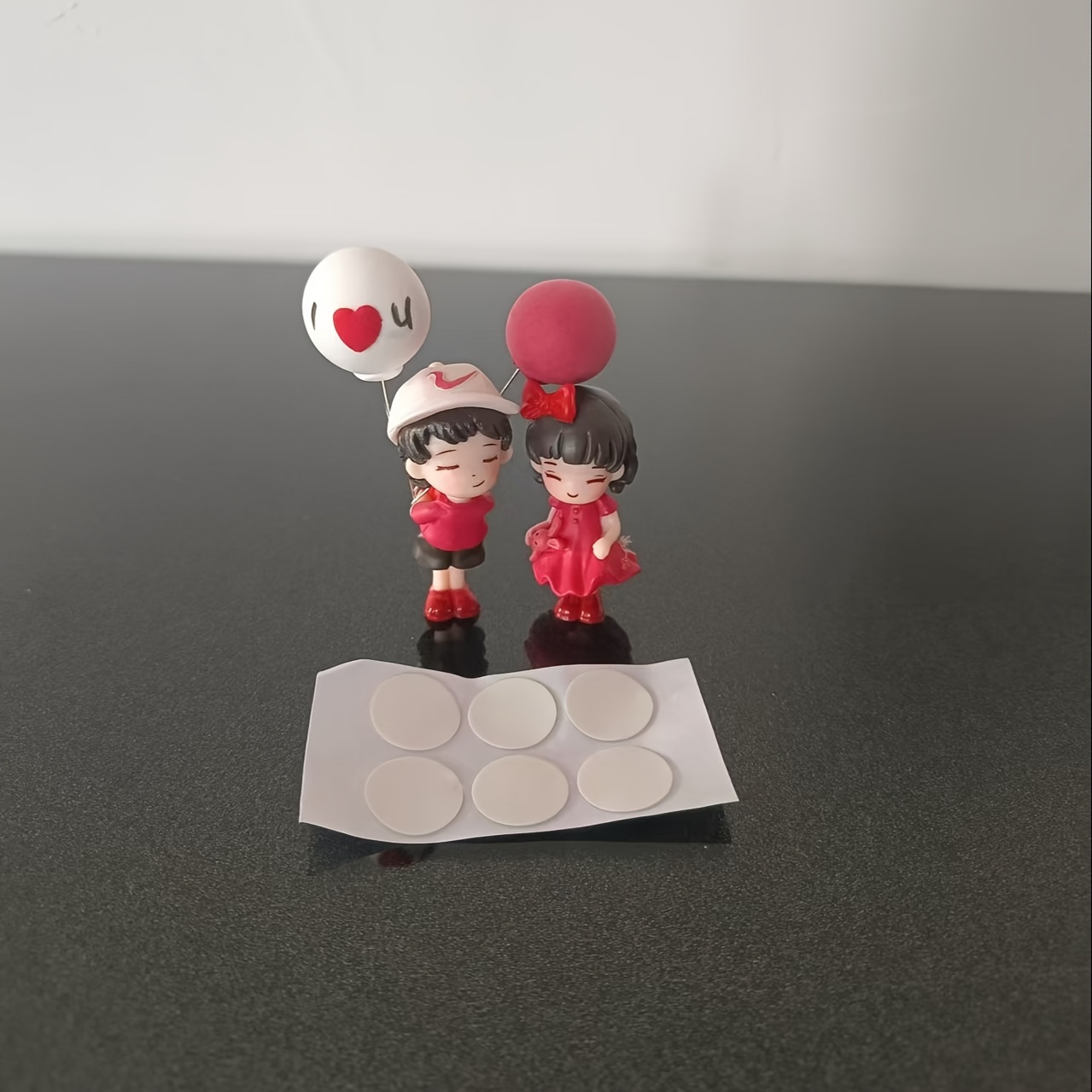 Image of 1pc Adorable Couple Ornaments For Vehicles, Vehicle Embellishments, Dolls Of A Kissing Couple