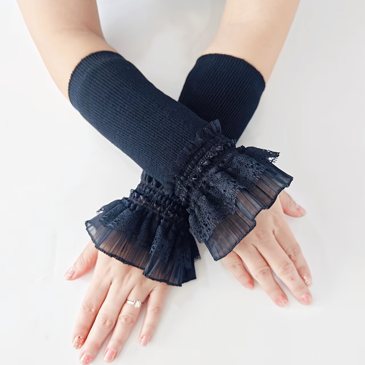 E-shop Ein Paar lange Strickhandschuhe für Herbst und Winter, mit warmem Garn und Spitzenbesatz, geeignet für Hochzeiten, Geburtstage, Jubiläen und