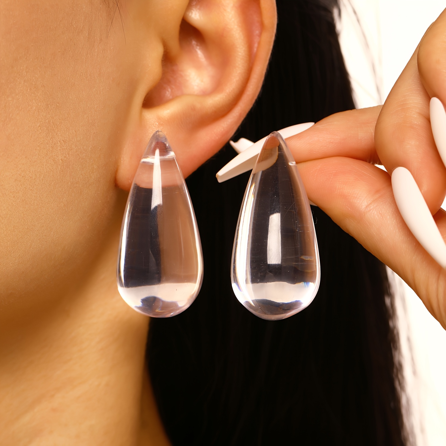 TEMU A Pair Of Simple, Stylish, And Minimalist Gradient Transparent Teardrop Resin Stud Earrings, Suitable For Women' Casual Wear. Unique, Versatile,