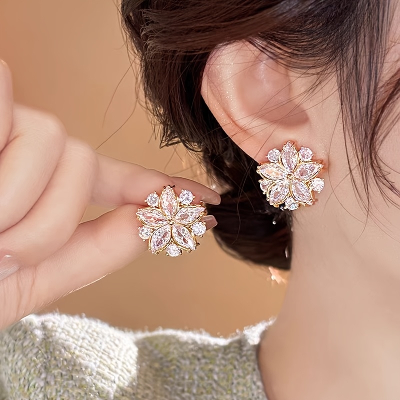 TEMU A Pair Of High-end And Elegant Floral Carved Glass Inlaid Earrings, Stylish And Suitable For Daily Wear, Banquets, And Casual Occasions