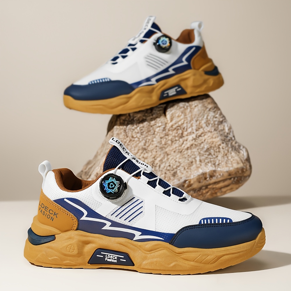 Zapatos deportivos casuales para caminar al aire libre con suela gruesa que aumenta la altura, antideslizantes y cómodos para hombres, de color sólido, con cordones, punta redonda, parte superior de imitación, forro de tela, suela de PVC, plantilla de tela, para primavera/otoño, primavera/verano, todas las estaciones.