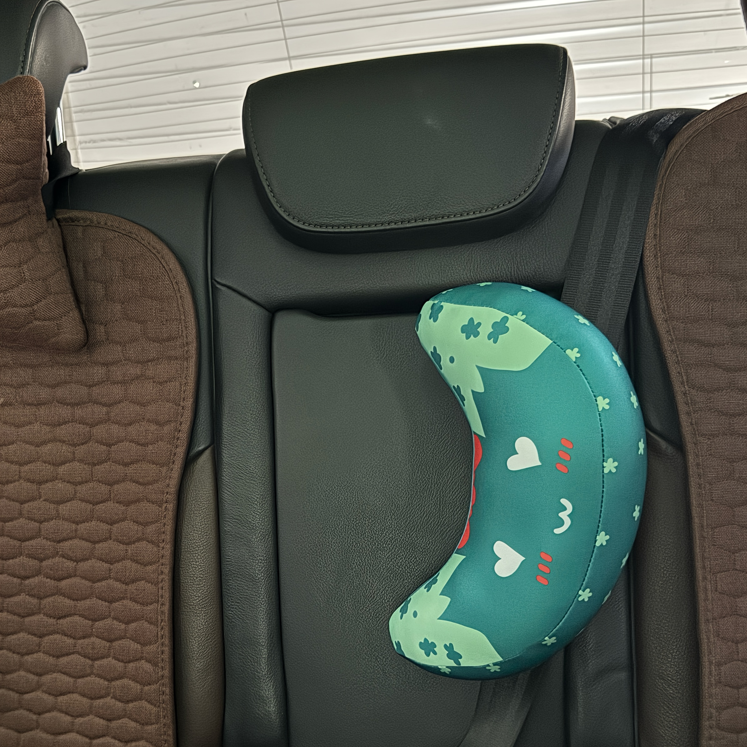 TEMU カーシートベルトショルダーパッド カーネックピロー 睡眠用枕 車内睡眠アークト 首保護 三日月形U字型枕