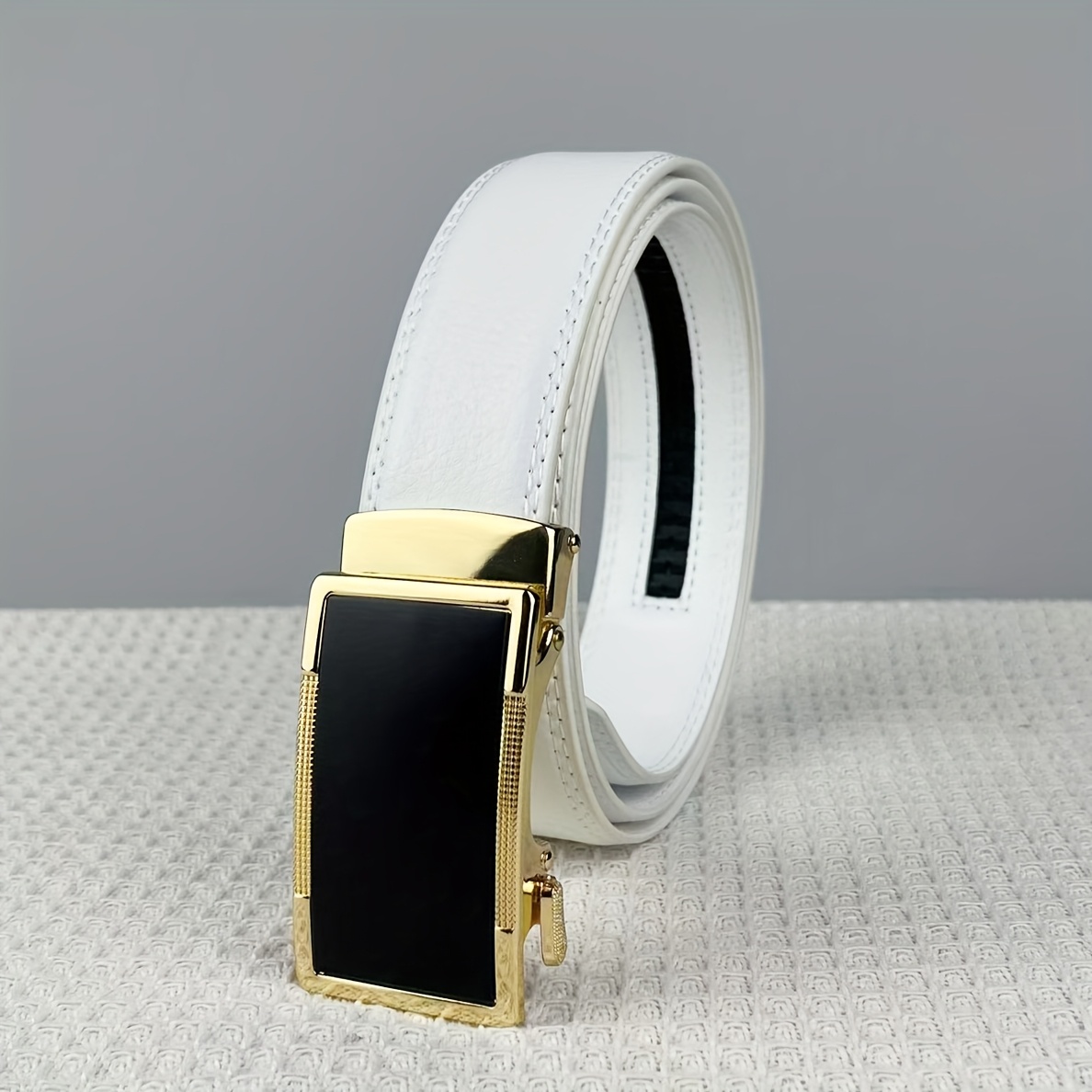 TEMU A Sleek And Stylish Black With An Automatic Buckle For Men And Women, Daily Commuting. This Adjustable Belt Is Suitable For Jeans And Casual